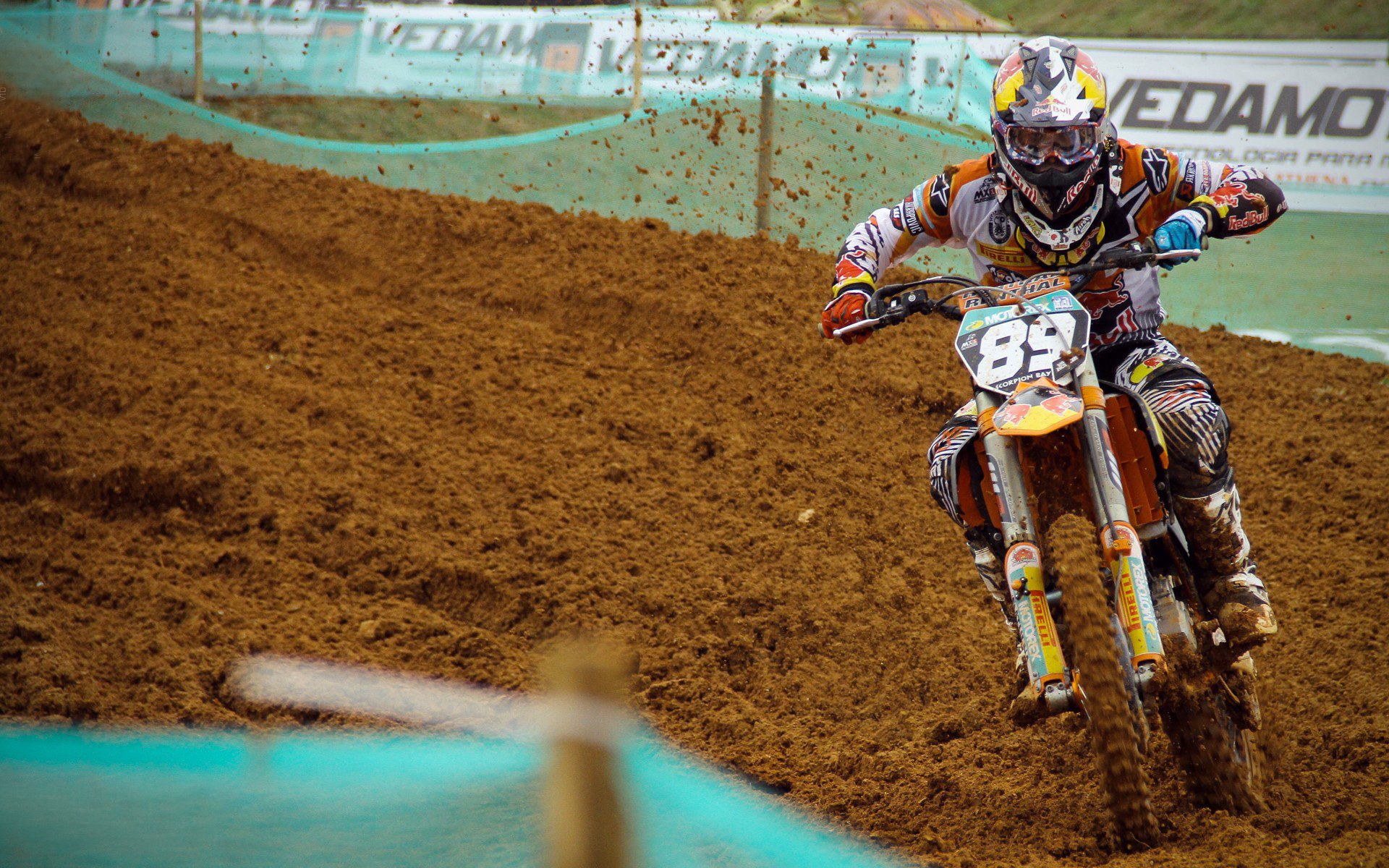 米兰体育在线-世界青少年高山滑雪巡回赛中国代表队耀眼夺金，世界青年滑雪锦标赛